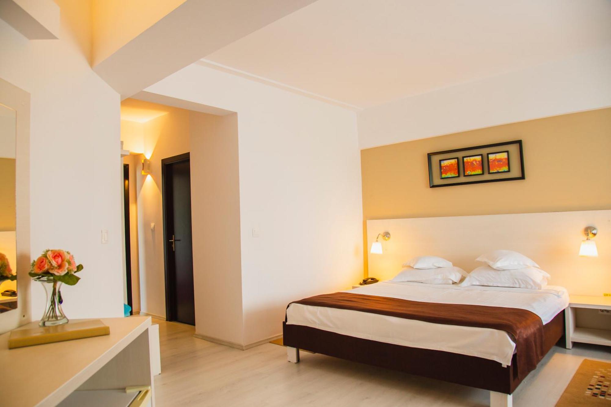 Hotel Ambasador Mamaia Buitenkant foto