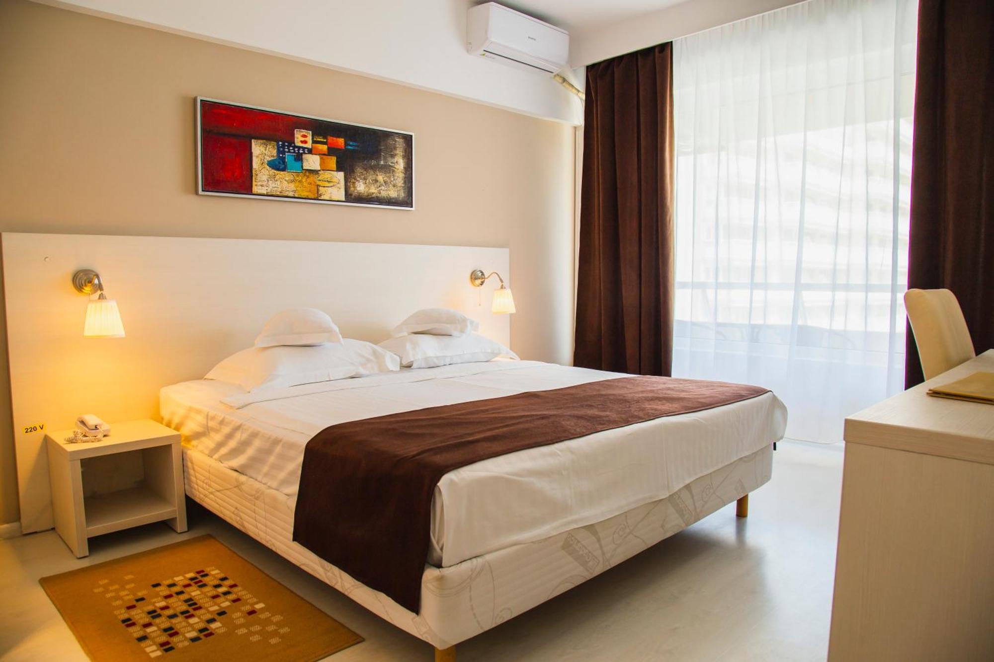 Hotel Ambasador Mamaia Buitenkant foto