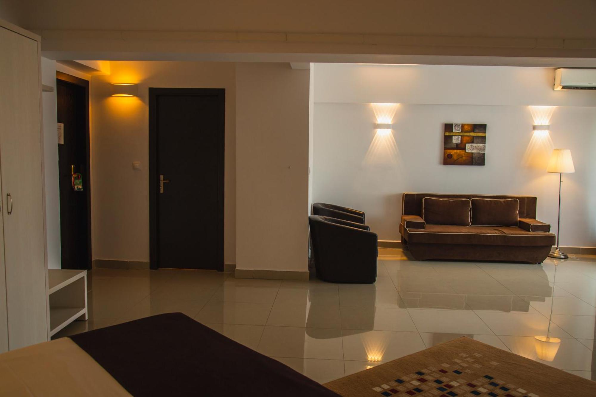 Hotel Ambasador Mamaia Buitenkant foto