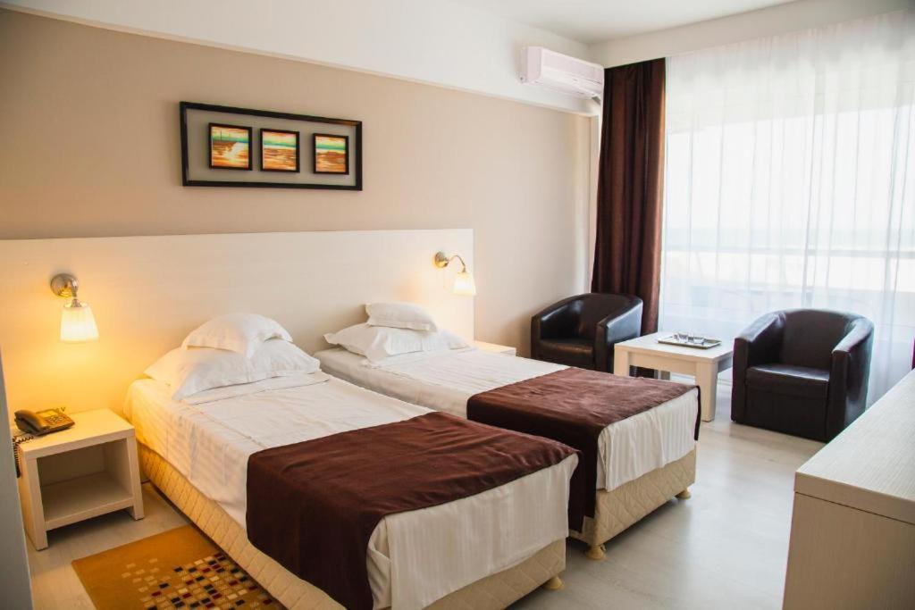 Hotel Ambasador Mamaia Buitenkant foto