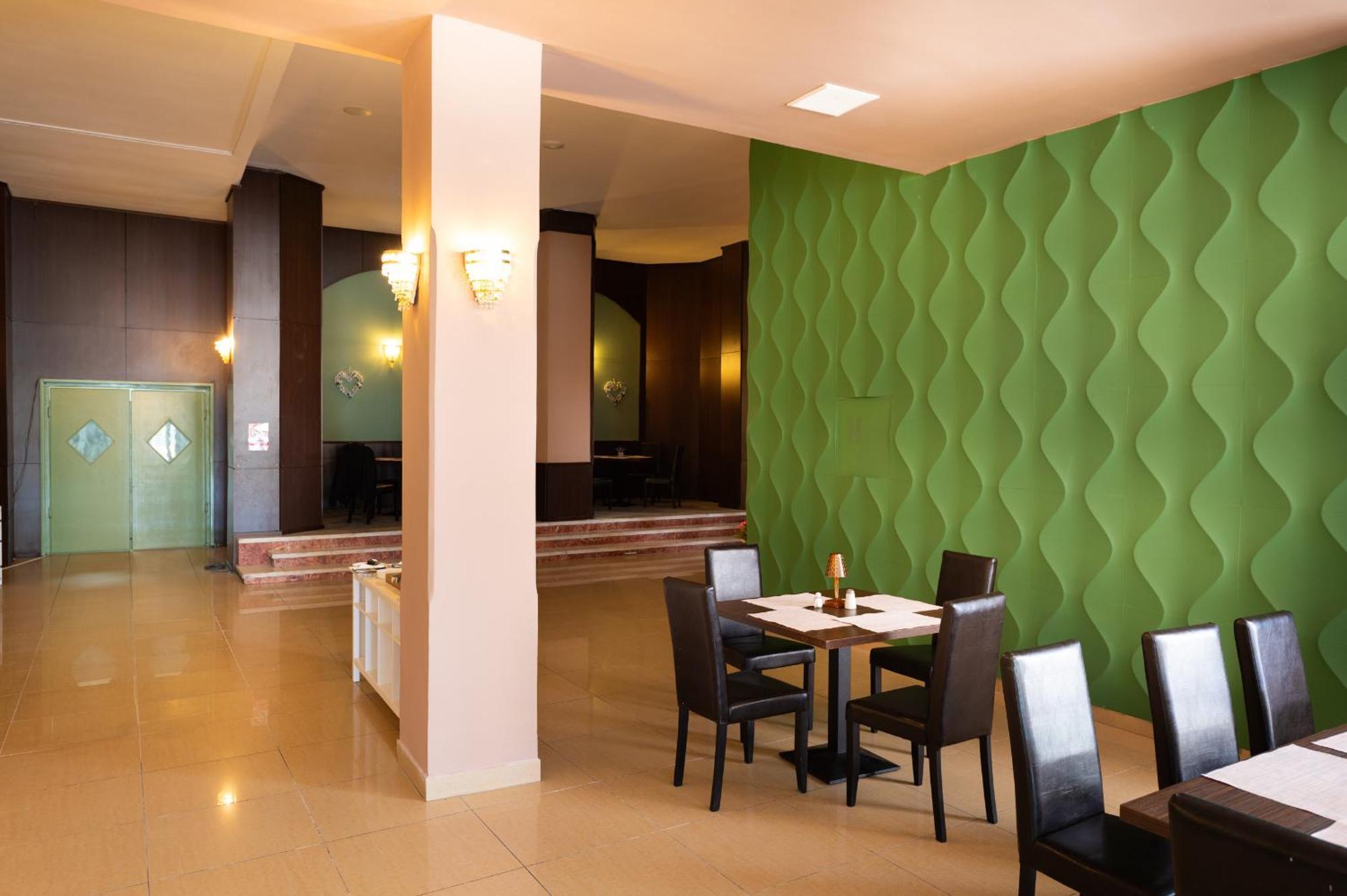 Hotel Ambasador Mamaia Buitenkant foto