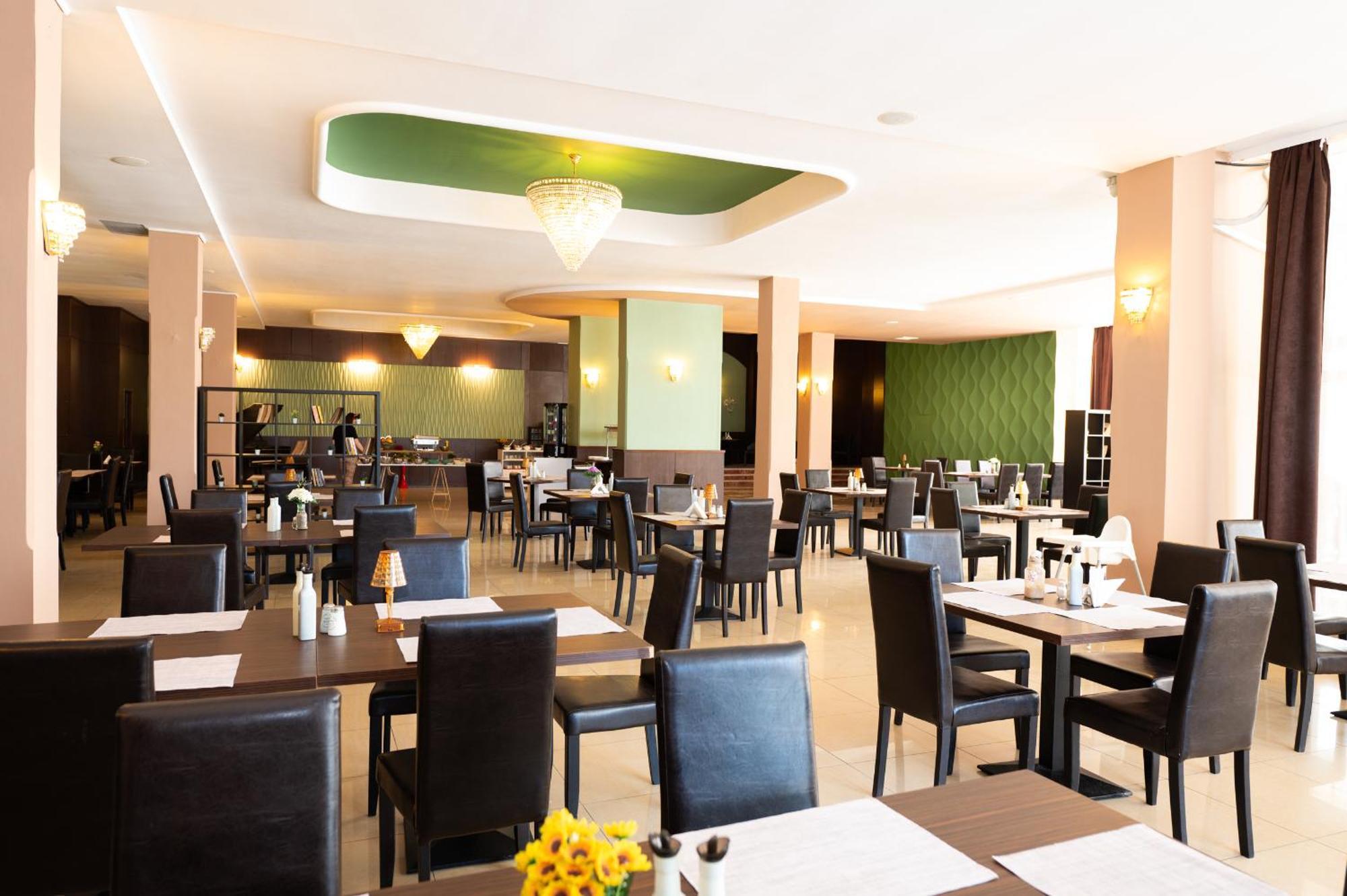 Hotel Ambasador Mamaia Buitenkant foto